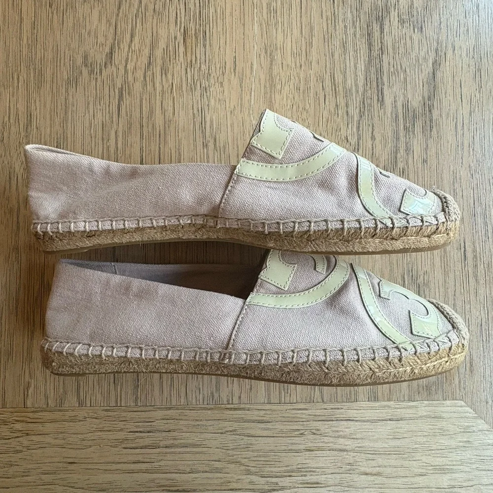 $298 NWOT TORY BURCH Espadrille Loafers Pink w/Cream Patent‎ Leather Logo SZ 9.5